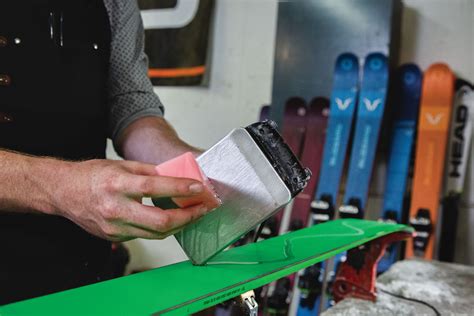 Do New Skis Need To Be Waxed?